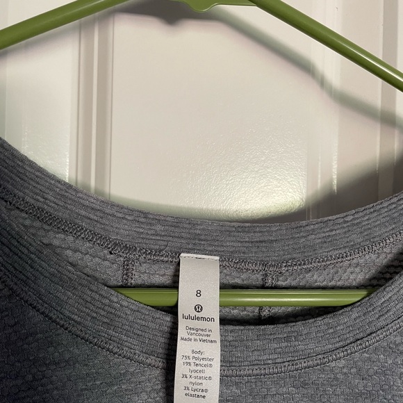 Lululemon Gray Top, exercise, workout: size 8 - Picture 4 of 4